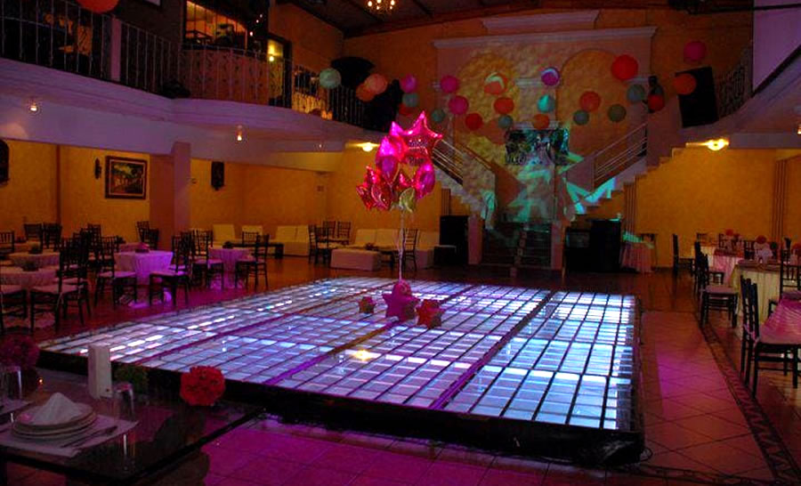 Renta de pista de cristal para eventos sociales